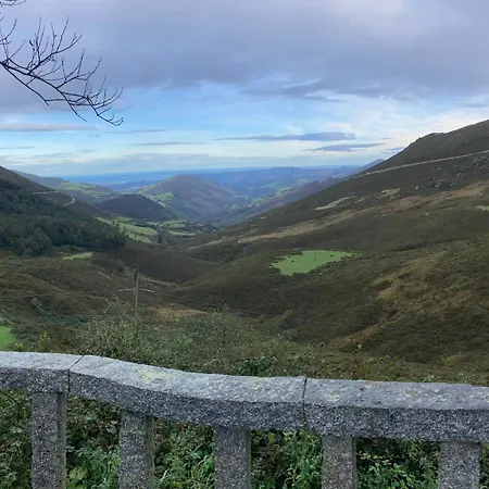 Apartament Ahio San Martin, Rurales Casa De La San Martin de Oscos
